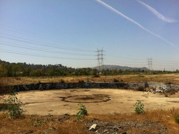 Ruins of a railway turntable-thumb-600x448-51057