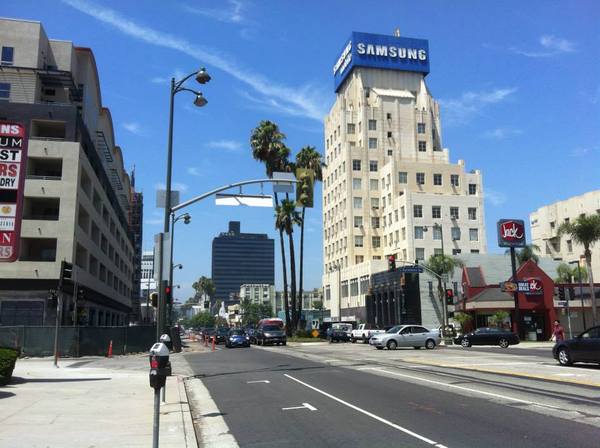 Wilshire-La Brea - Art Deco buildings