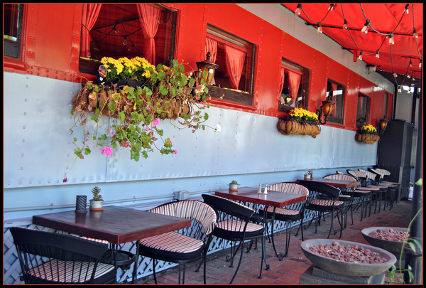 Restored 1927 Pullman car at the Vintage Steakhouse (in its previous incarnation as the Rendezvous) | Photo: Loco Steve/Flickr/Creative Commons
