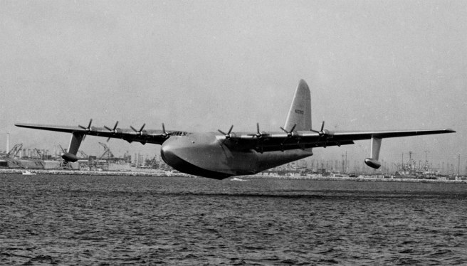 Hughes-H-4-Hercules-Spruce-Goose-In-Flight