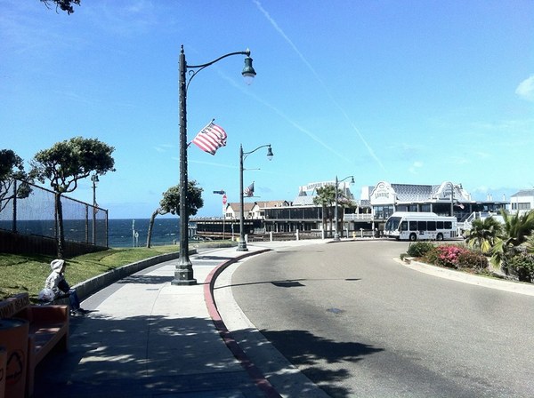 Beach Cities Transit bus at Redondo Beach Pier