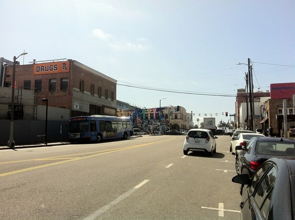 Big Blue Bus near Venice Beach