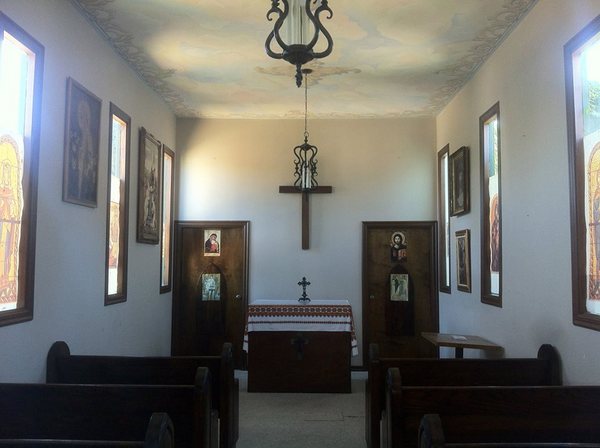Alpine Village chapel interior-thumb-600x448-78638