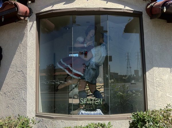 Typical Bavarian couple at OWV-thumb-600x448-78656