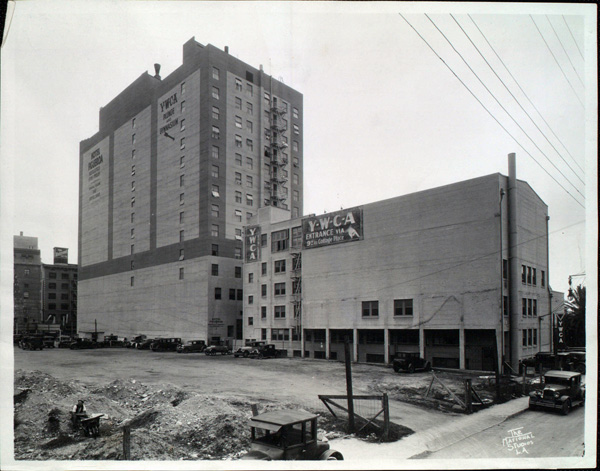 Rear exterior of Hotel Figueroa, ca. 1940 (USC Digital Library)