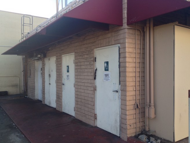 Bathrrooms in the back, sunroof top, diggin' the scene with a gangsta lean