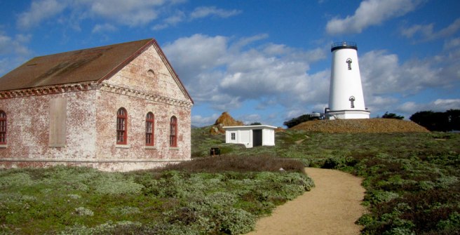 hero-home-lighthouse