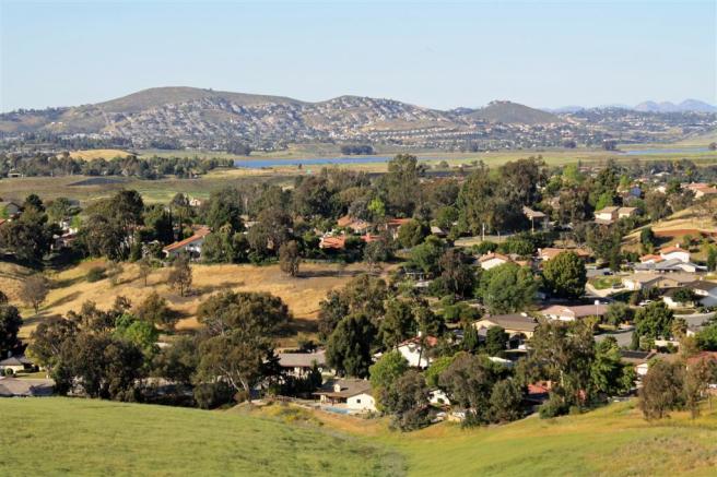 Bonita Highlands, Sweetwater Reservoir &amp; Spring Valley April 2009