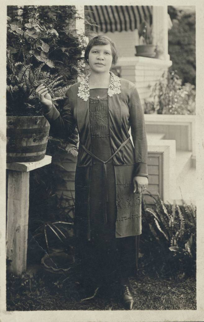 Portrait_of_Charlotta_Bass,_Providence_(-),_ca._1901-1910_(scl-mss064-0451-1)