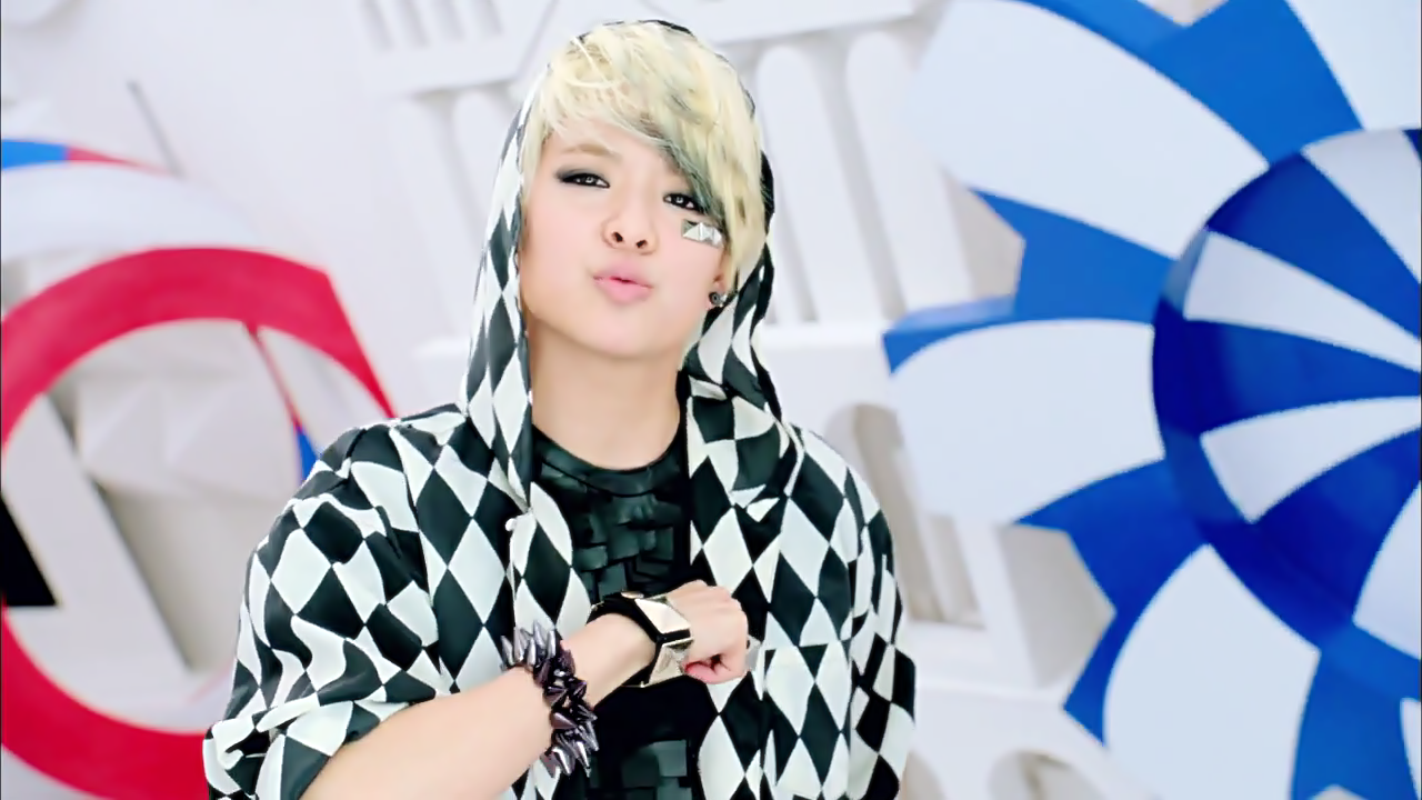 amber-liu_1355915831_55