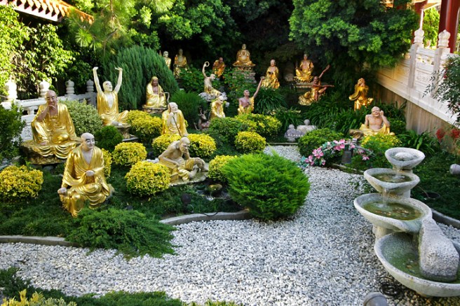 Lightmatter_Hsi_Lai_Temple_Arhat_Garden