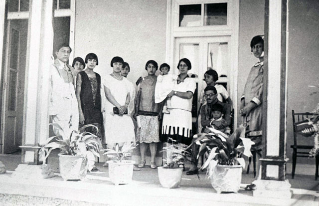 Women_of_Afghanistan_in_1927