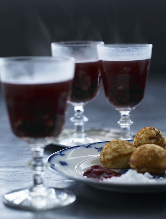 gloegg_og_aebleskiver_560x737