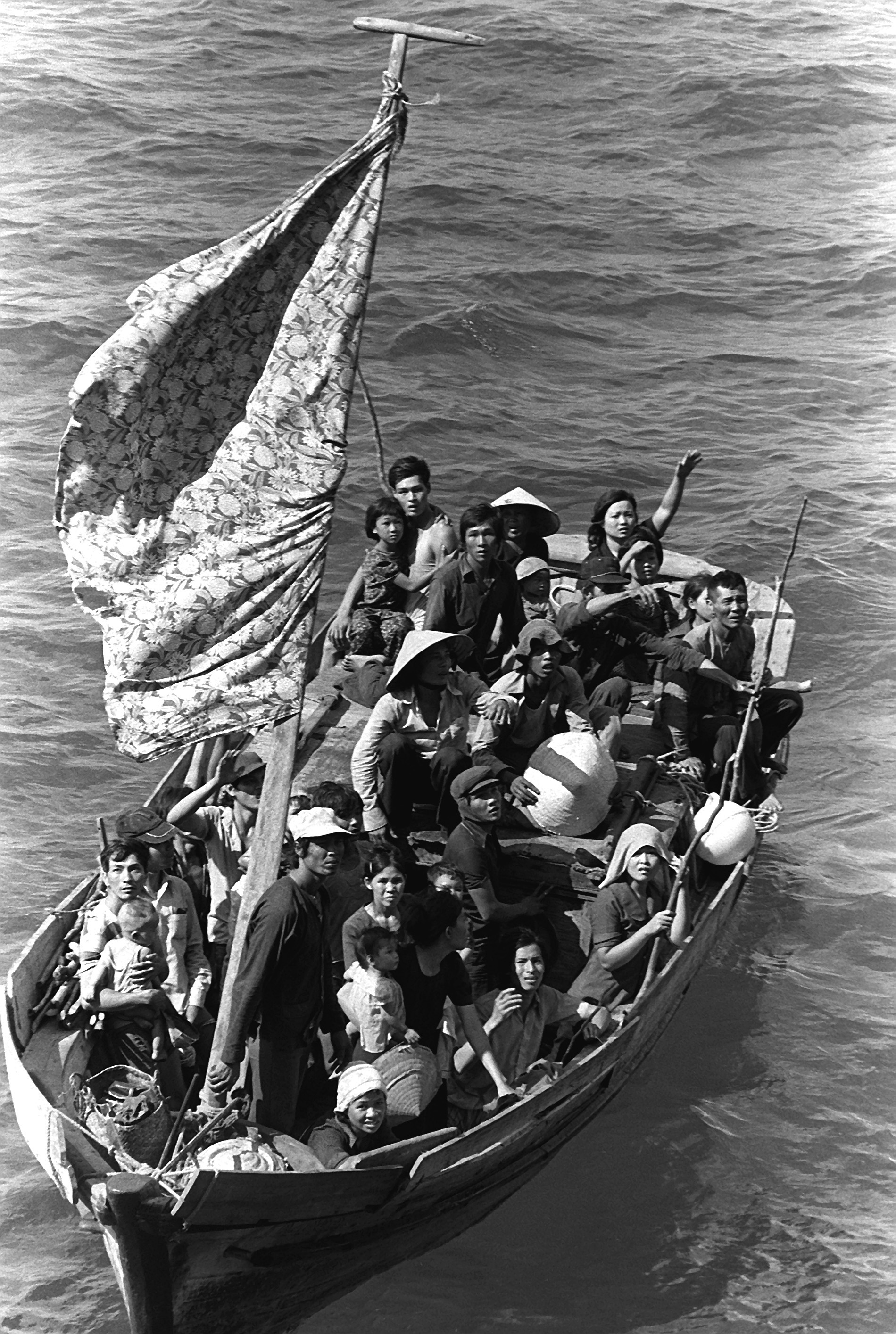35_Vietnamese_boat_people_2.JPEG