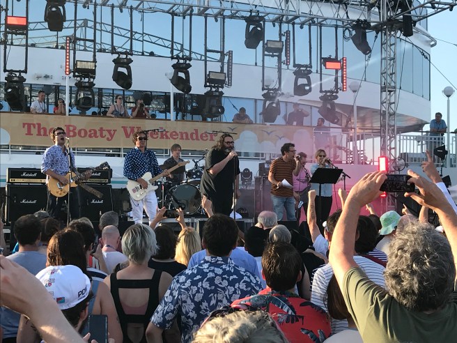 Yo La Tengo and Buzzcocks